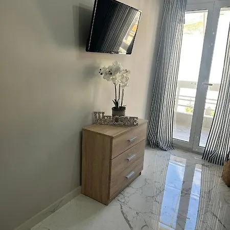 Eleni's Mountainview By The Sea